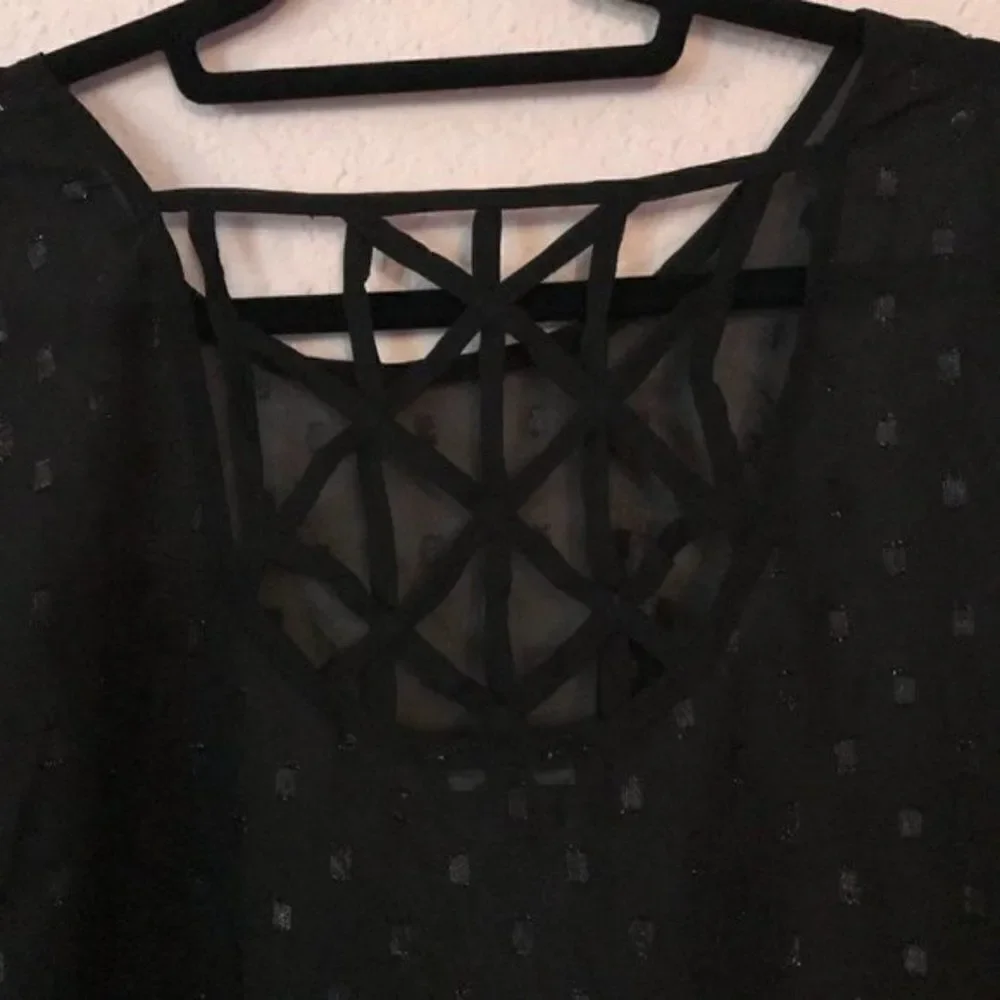 *30of3* Moa Moa blouse. Excellent condition. Size Small. - Picture 6 of 9